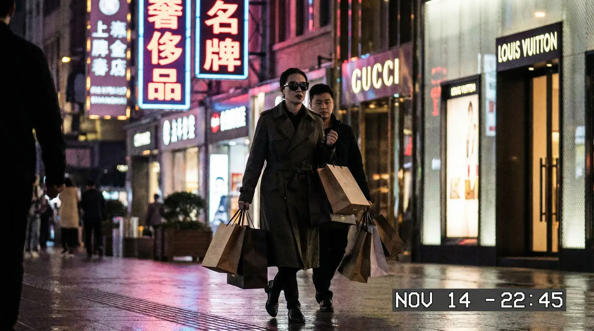 皇冠体育官网 - 奢侈品购物被拍